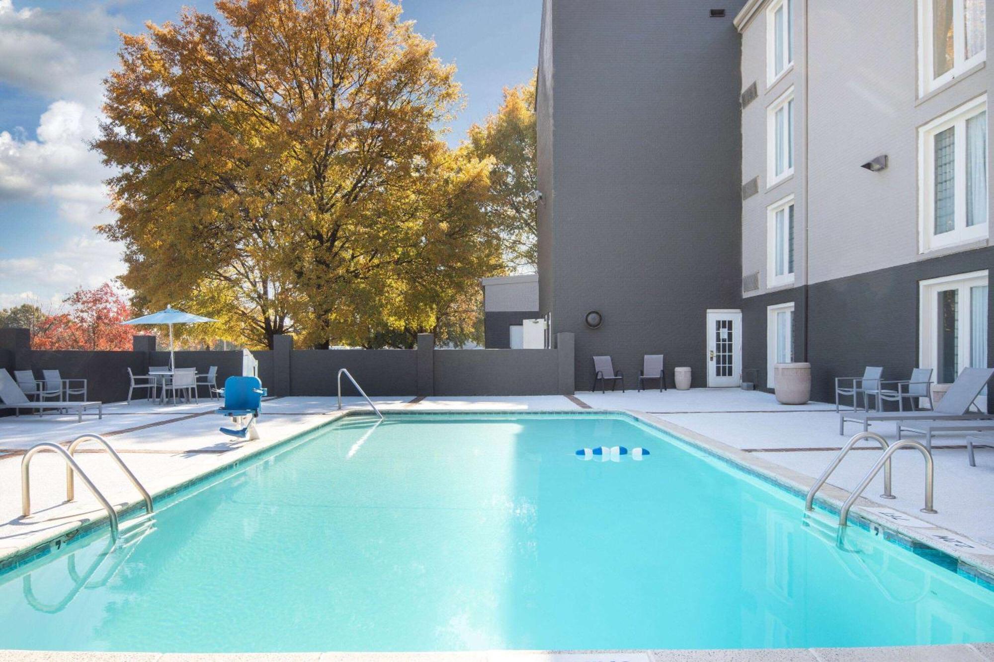 Hotel La Quinta By Wyndham Atlanta Airport South College Park