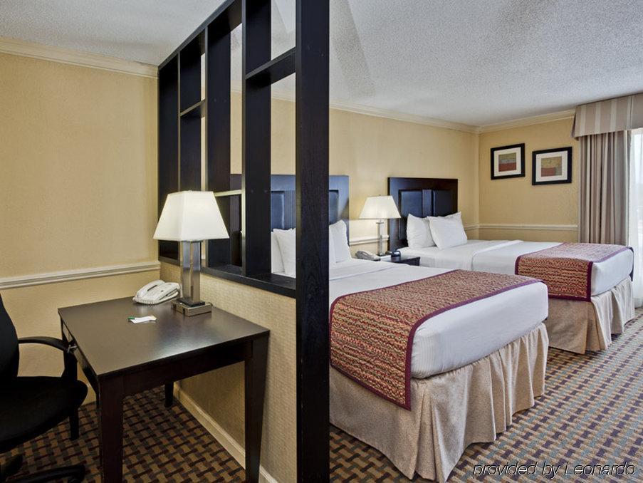 La Quinta By Wyndham Atlanta Airport South 3*