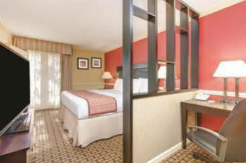 La Quinta By Wyndham Atlanta Airport South 3*