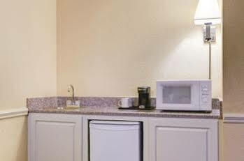 La Quinta By Wyndham Atlanta Airport South