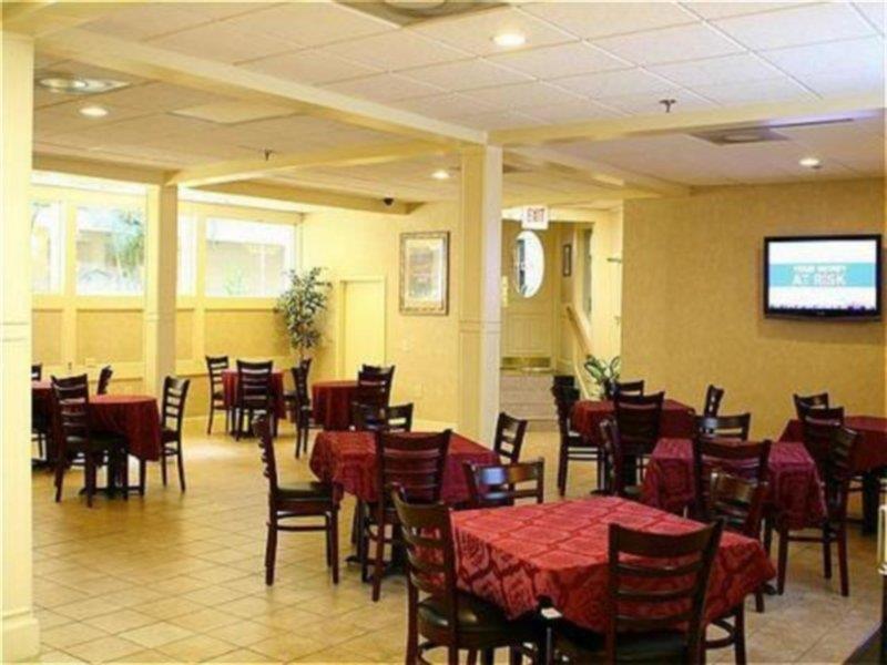 Hotel La Quinta By Wyndham Atlanta Airport South