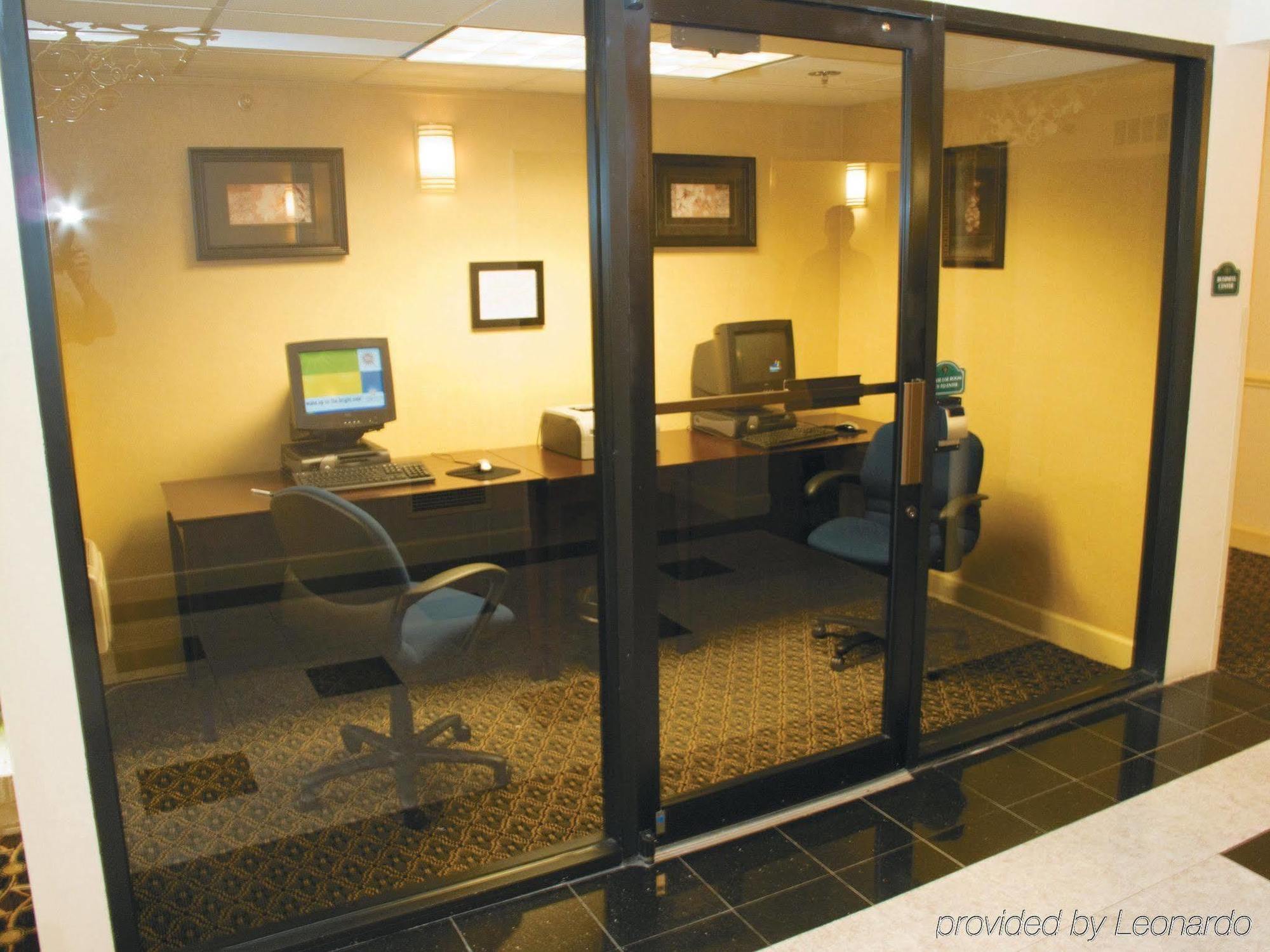 La Quinta By Wyndham Atlanta Airport South 3*